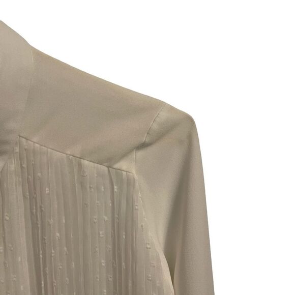 Just Noa Paris White Lace Button Down Blouse size 1 or Small - Picture 3 of 7